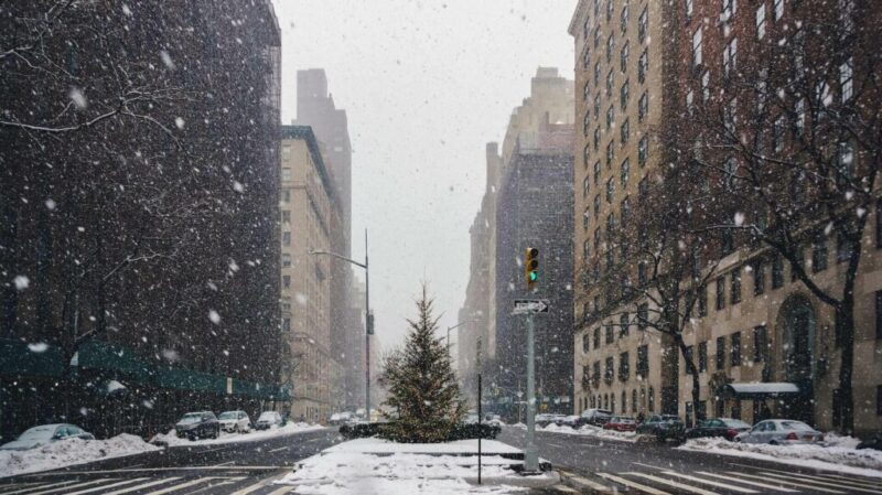 Does it Snow in New York? | East 73rd Street & Park Avenue, New York, NY, USA