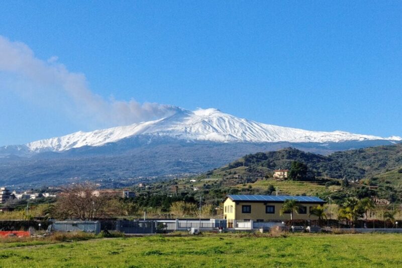 Does it snow in Sicily