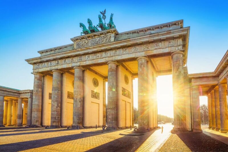 Brandenburg Gate, Berlin, Germany | Does it Snow in Berlin, Germany? | istheresnow.info