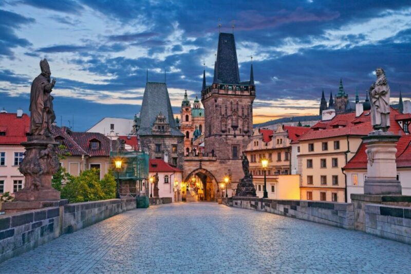 Charles Bridge, Prague | Does it Snow in Prague?