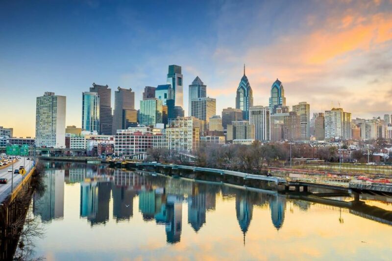 Downtown Skyline of Philadelphia, Pennsylvania, USA | Does it Snow in Philadelphia?