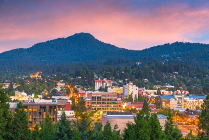 Eugene, Oregon, USA Skyline | istheresnow.info