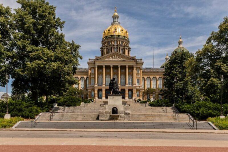 Iowa’s State Capital Building, Des Moines, Iowa | Does it Snow in Iowa?