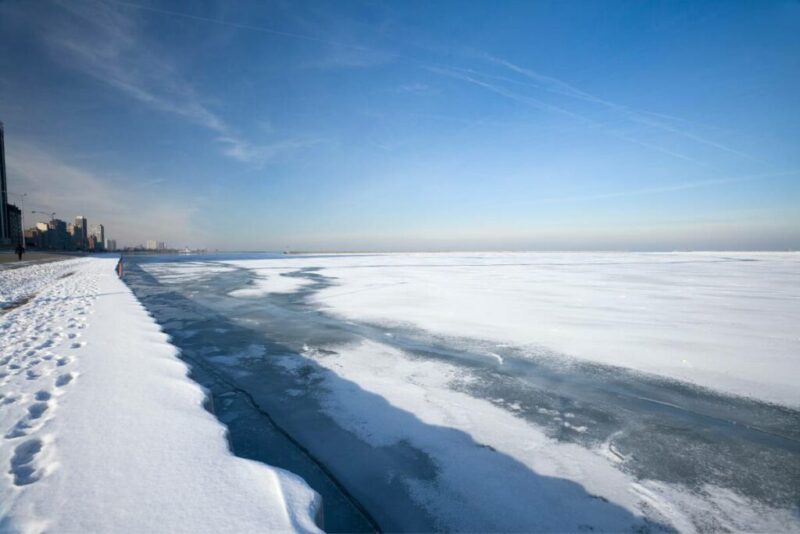 Lake Michigan in Winter | Does it Snow in Michigan?