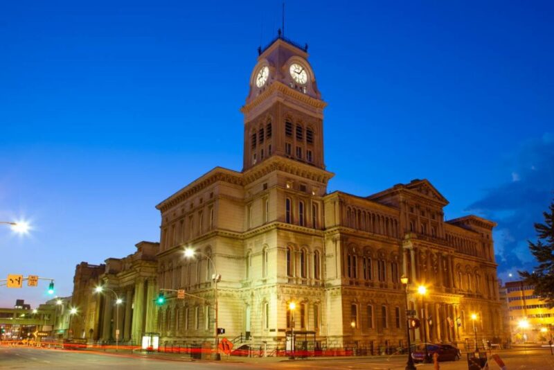 Louisville, Kentucky, USA City Hall At Night | Does it Snow in Louisville/