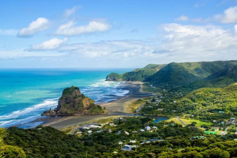 Piha beach in Auckland, New Zealand | Does it Snow in Auckland, New Zealand?