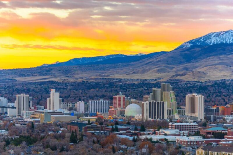 Reno , Nevada at dawn | Does it Snow in Reno, Nevada?