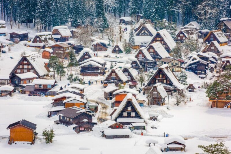 Shirakawago, Japan Winter Village | Does it Snow in Japan?