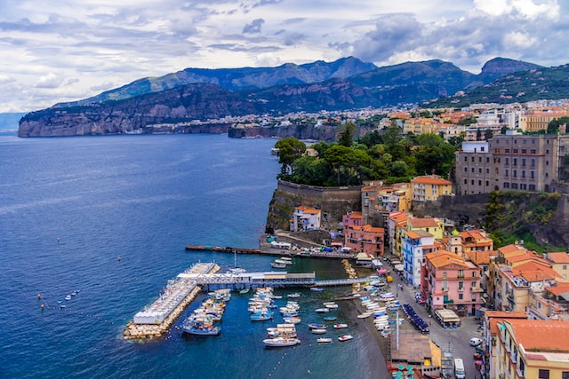 Sorrento, Metropolitan City of Naples, Italy | Does it Snow in Naples, Italy? | istheresnow.info